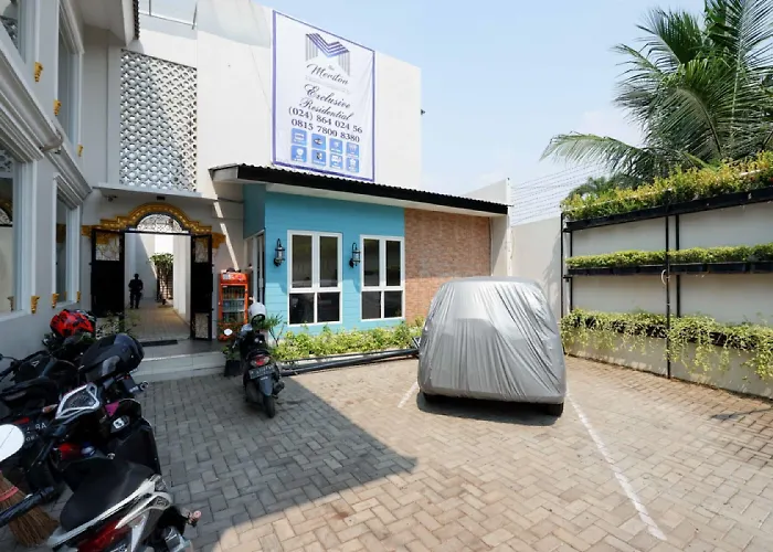 RedDoorz Plus near Paragon Mall Semarang